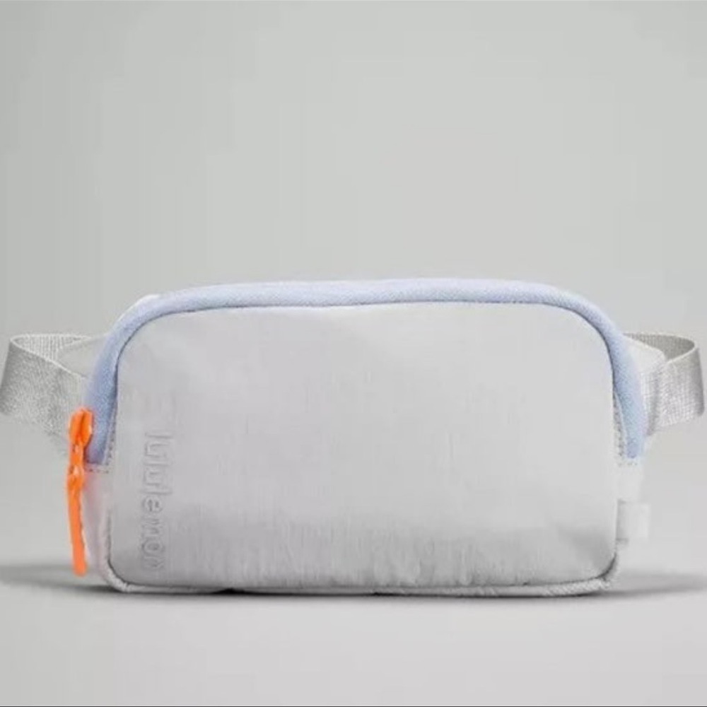 Lululemon mini belt bag Vapor